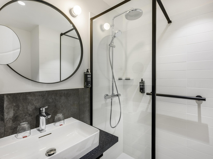 Bathroom 4, ibis Budapest Stadium, Budapesti