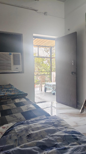 Bedroom 2, Shree Gopal Niketan, Mathura