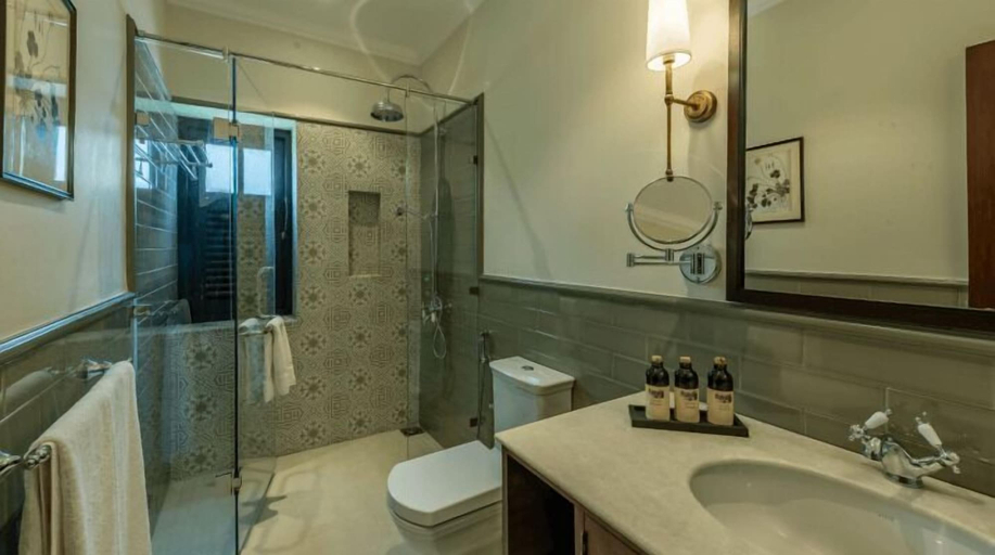 Bathroom 3, Chimneys Nuwara Eliya, Nuwara Eliya