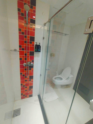 Bathroom 5, Asawann Hotel, Muang Nong Khai