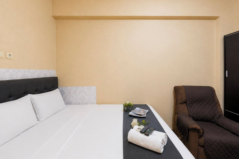 Interior 4, Classic Homey Studio Room At Apartment Gateway Ahmad Yani Cicadas, Bandung