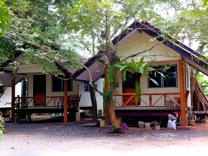Exterior & Views 3, Baan Tai Rom Yen Resort, Muang Surat Thani