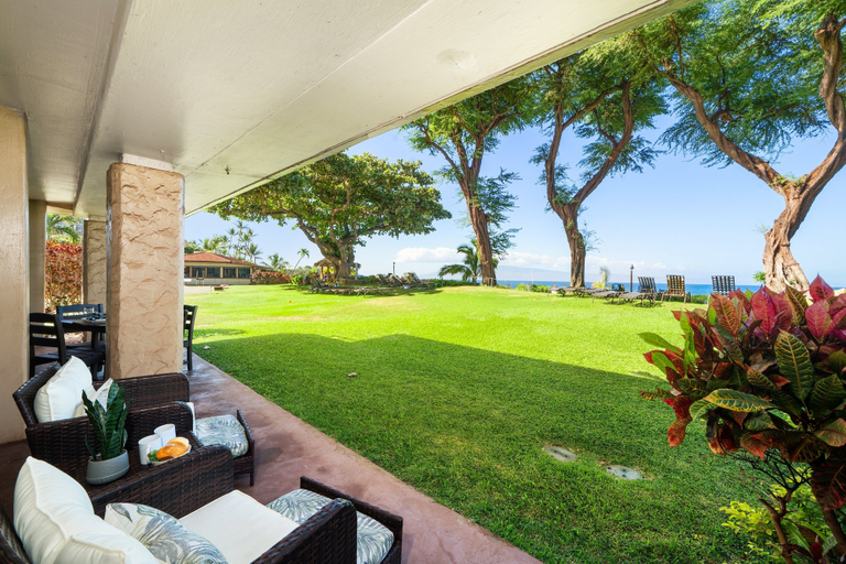 Interior 2, 1BD Escape, Direct Oceanfront, Sandy Beach - Maui Kaanapali Villas 179, Maui