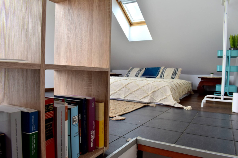 Room 2, Rooftop Terrace Loft Apartment, Home Cinema, Praha 2