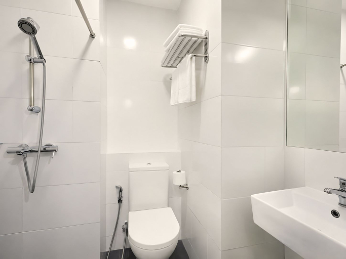 Bathroom 5, Aura Hotel Mackenzie, Singapore