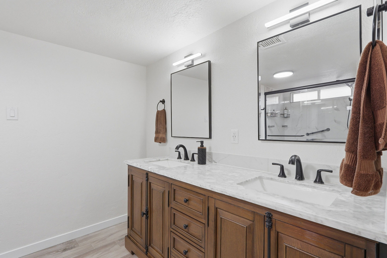 Bathroom 3, Savor Desert Sunsets With Fireplace In El Paso 3 Bedroom Home, El Paso