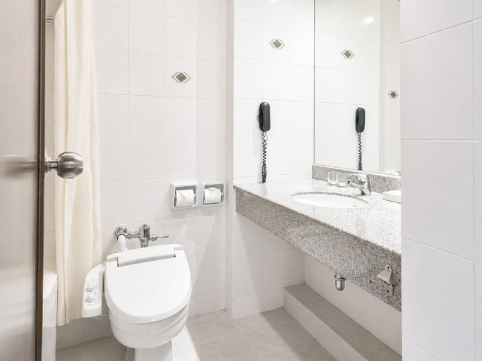 Bathroom 4, Journeyhub Sukhumvit 26 Bangkok, Khlong Toey