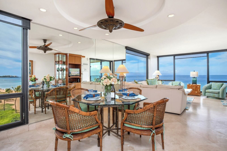 Dining 3, 2 Villas, Oceanfront, 3 Bedrooms, Sleeps 6, Maui