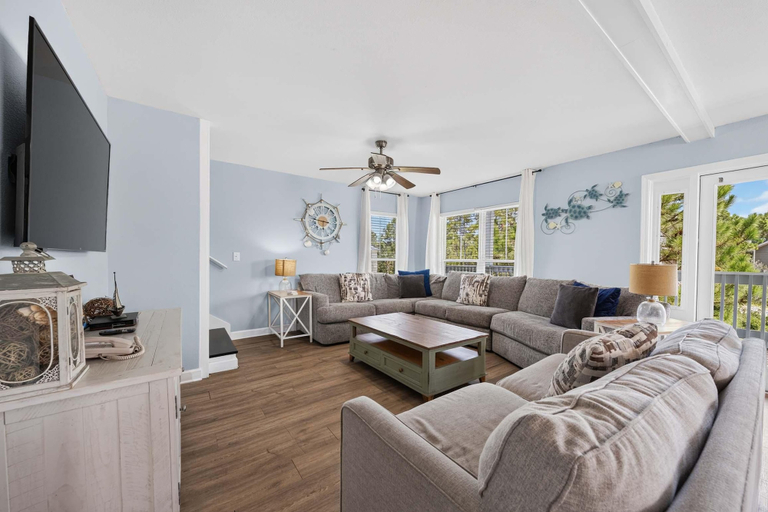 Living area 3, The Great Escape, Baldwin