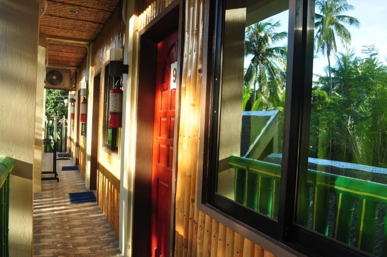 Others 5, Ceazar's Place, Dauin