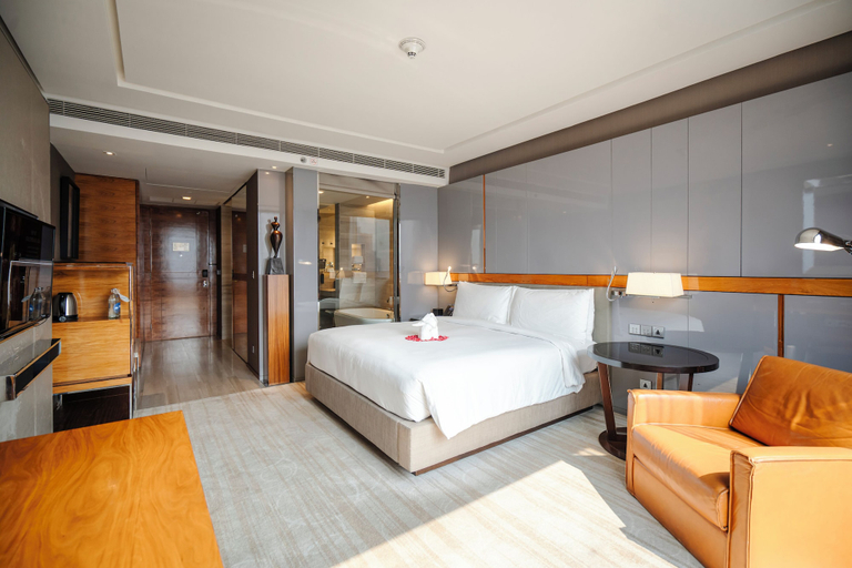 Bedroom 5, Hilton Sukhumvit Bangkok, Khlong Toey
