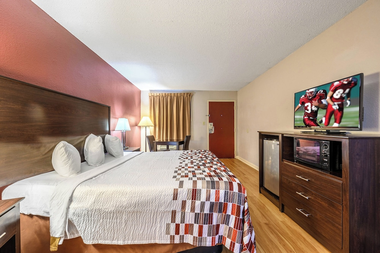 Bedroom 3, Red Roof Inn Sylacauga, Talladega