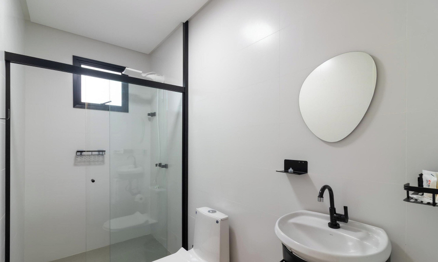 Bathroom, Apt w/ Jacuzzi 220 m From the sea Arf0504, Porto Belo