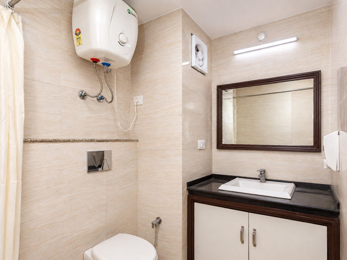 Bathroom 4, Hotel Vishnu Palace, Dehradun