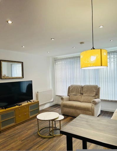 Room 1, 1-bed Apt Close to Town Centre Train Station, Northamptonshire