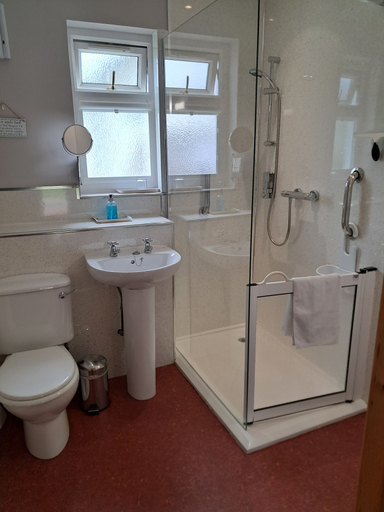 Bathroom, Ornum Cottage, Highland