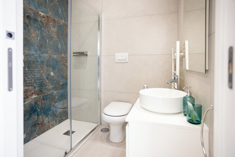 Bathroom 4, Palazzo Pepe, Napoli