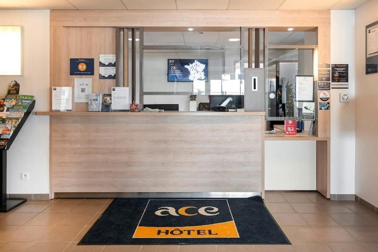 Public Area 3, ACE Hôtel Paris Sud Villabe, Essonne