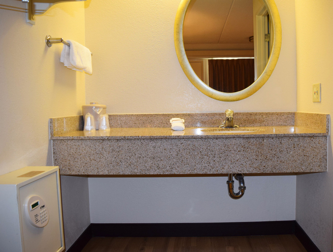 Bathroom 3, Red Roof Inn Syracuse, Onondaga