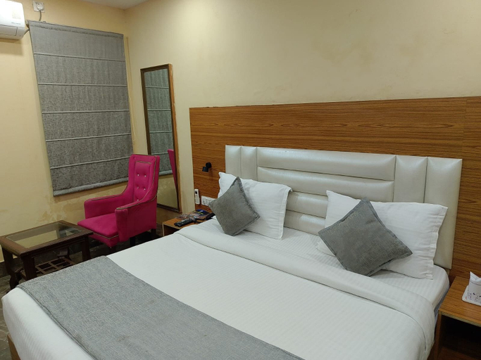 Room 2, Mix Grand Family Restaurant, Garhwal