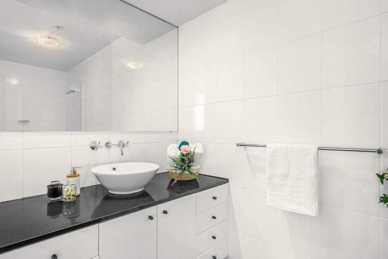 Bathroom, A Comfy & Modern Studio Near Darling Harbour, Sydney