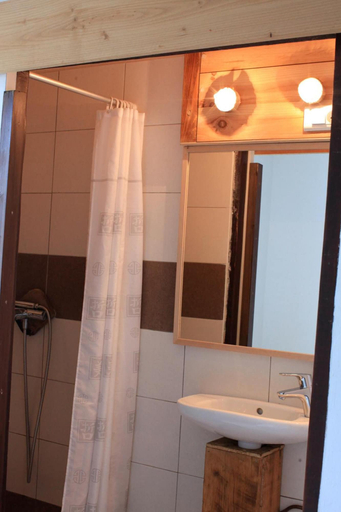 Bathroom 5, Logis Hôtel de l'Artuby, Alpes-Maritimes