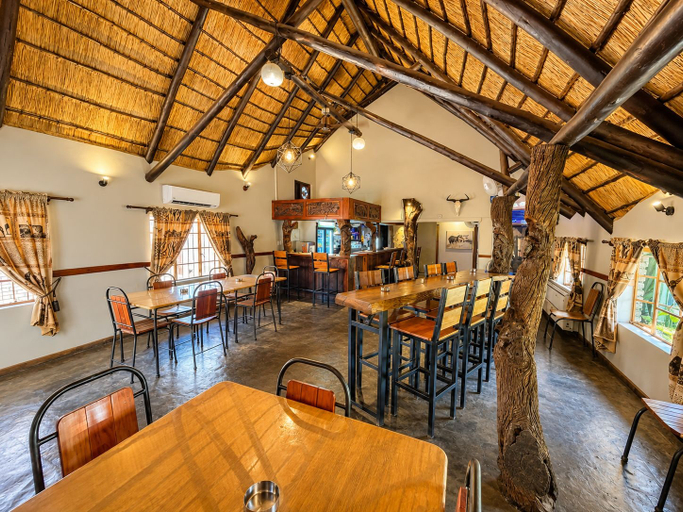 Food & Drinks 4, Echo Mountain Inn, Waterberg