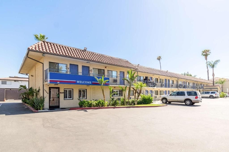 Exterior & Views 2, Motel 6 Riverside, CA - UCR East, Riverside