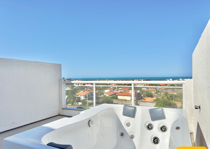 Outdoor spa tub, Beach Townhouses V, Aquiraz