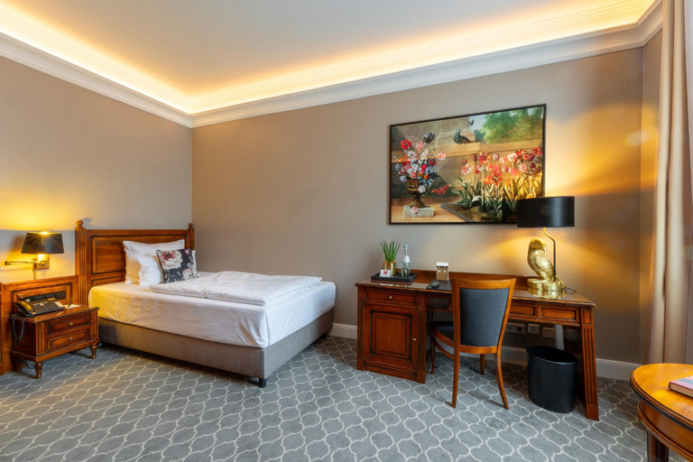 Bedroom 4, Parkhotel Engelsburg, Recklinghausen
