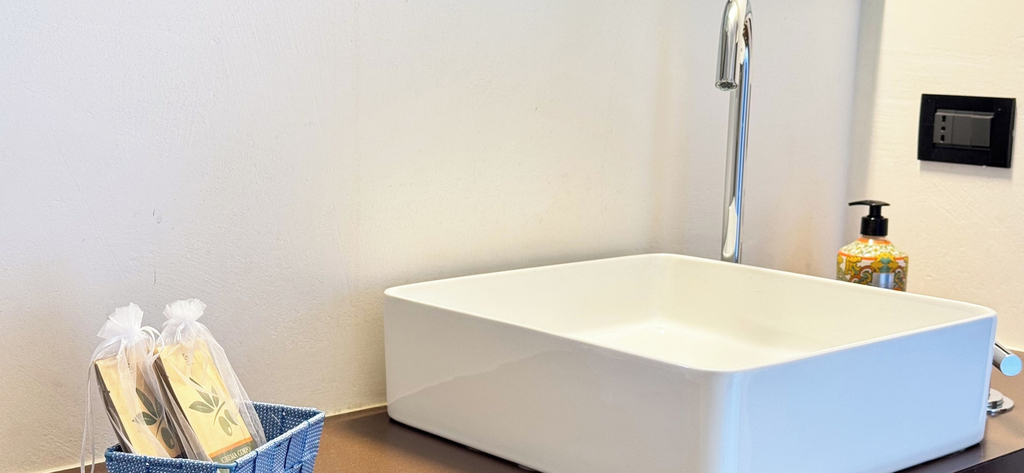 Bathroom 2, Tema Apartment by Ca-sa Check, Venezia