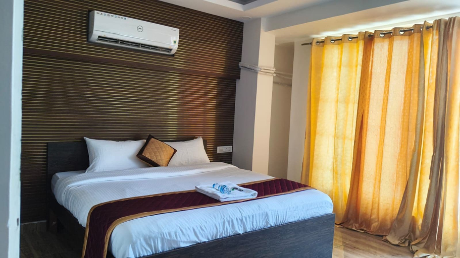 Room 5, PPH Living Sri Sai Suites, Bangalore