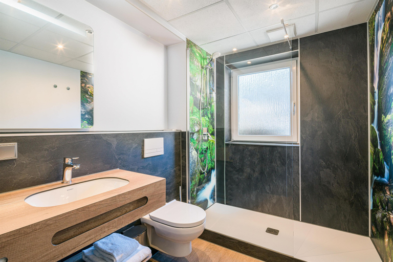 Bathroom 4, Best Western Plus Hotel Schwarzwald Residenz, Schwarzwald-Baar-Kreis