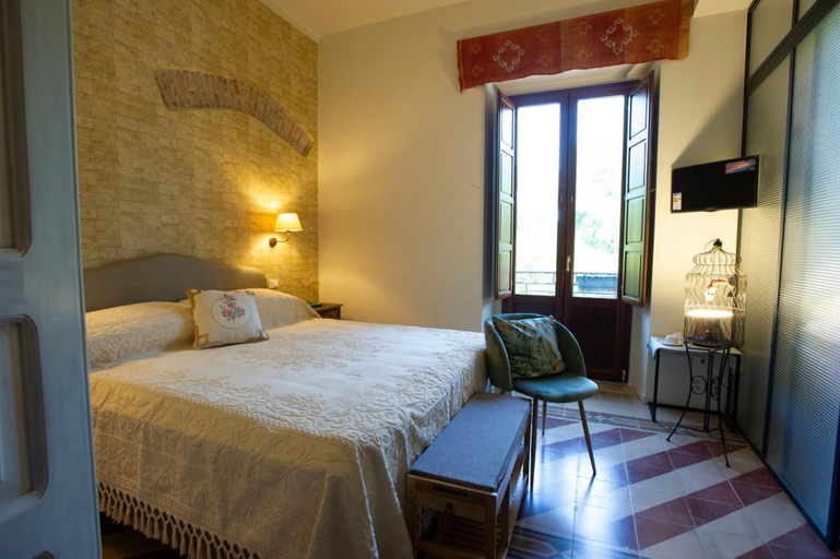 Bedroom 4, Palazzo Scura, Cosenza