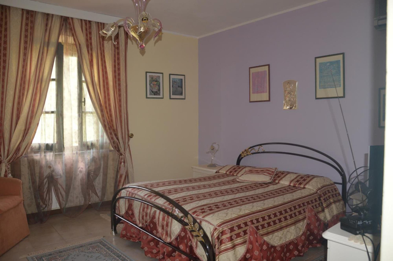 Bedroom 2, B&B Fra e Fe, Oristano