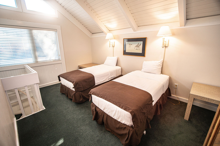Bedroom 3, Waterwood Townhome, Craven