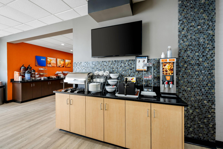 Food & Drinks 5, Comfort Suites New Bern near Cherry Point, Craven