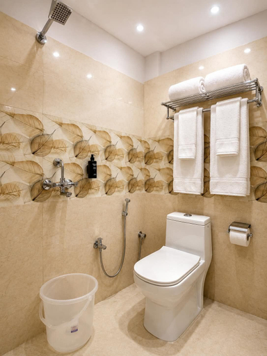 Bathroom 3, Hotel Tapovan Inn, Varanasi
