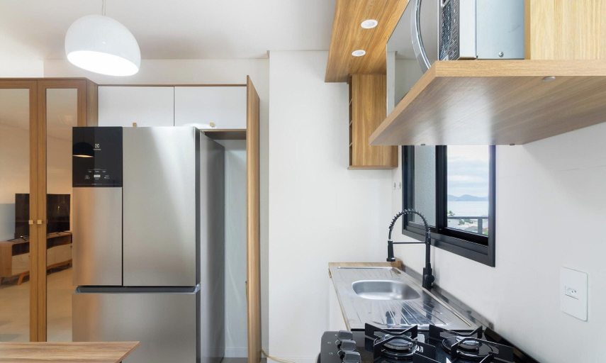 Private kitchen, Apt w/ Jacuzzi 220 m From the sea Arf0504, Porto Belo