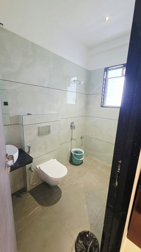 Bathroom 3, The VSK Stays, Nashik