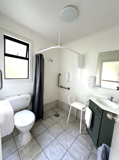 Bathroom 3, Salty Dog Inn, Rodney
