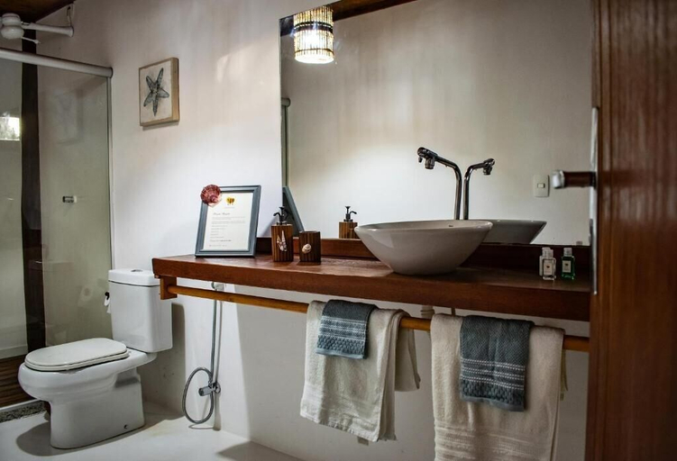 Bathroom 5, Pousada Barra Suítes, Maraú