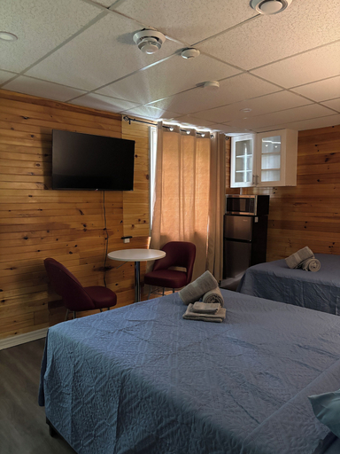Bedroom 3, Windspire Inn, Bruce