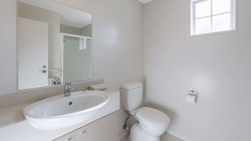 Bathroom, Castle Newhaven Apartments, Manukau