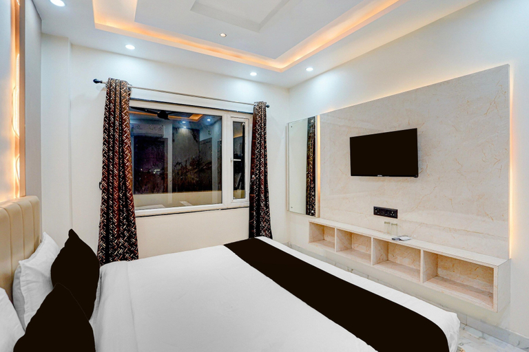 Room 5, Classic RR Grand, Varanasi