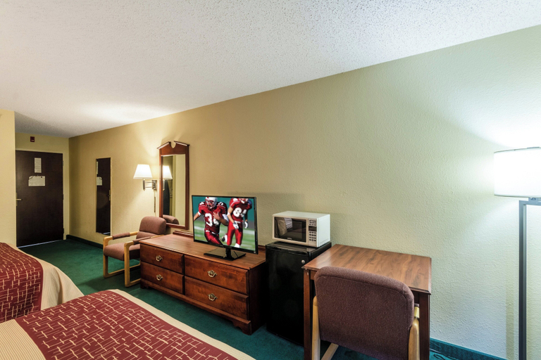 Bedroom 2, Red Roof Inn Morehead, Rowan