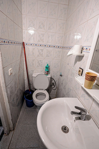 Bathroom 3, Charming 2-bedroom Apartment With Direct sea View in Martil, Tétouan