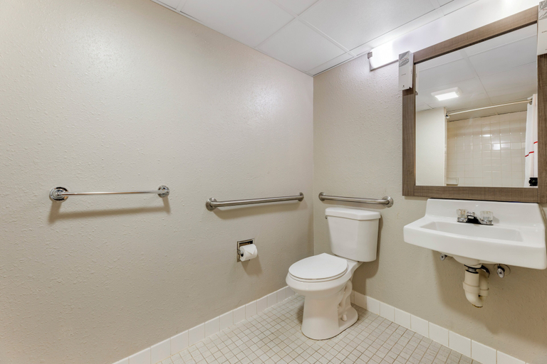 Bathroom 4, Red Roof Inn Bourbonnais, Kankakee