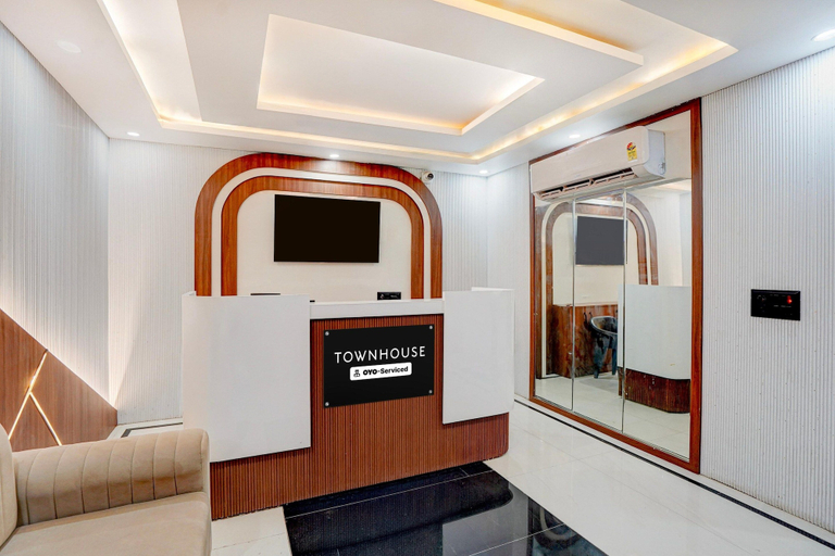 Reception 3, Classic RR Grand, Varanasi