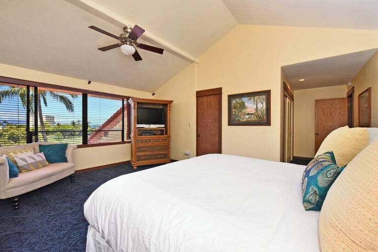 Interior 3, Golf-view & Updated 2BR Condo Near Beach- KRL D302, Maui
